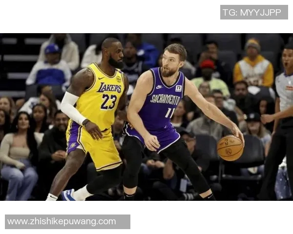 国王赛场微小举动引发热议 细节引发球迷与专家广泛讨论 国王赛场微小举动引发热议 细节引发球迷与专家广泛讨论